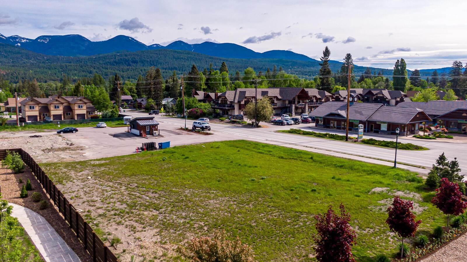 3. Commercial for Sale at 902 Wisconsin Avenue, Whitefish, Montana 59937 United States